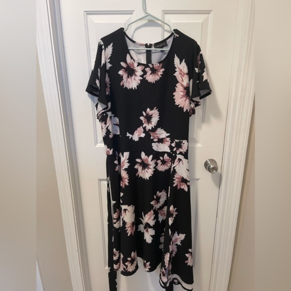Lane Bryant Size 24 Beautiful Black And Pink Floral Dress - Picture 1 of 7